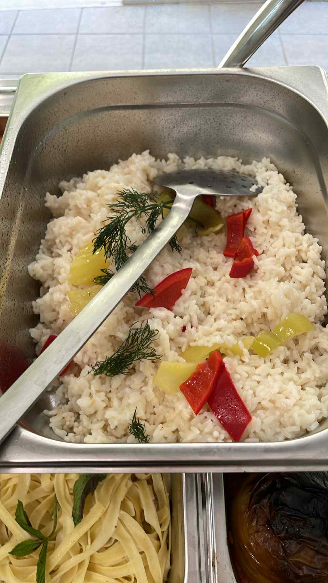 Πιλάφι με πιπεριές